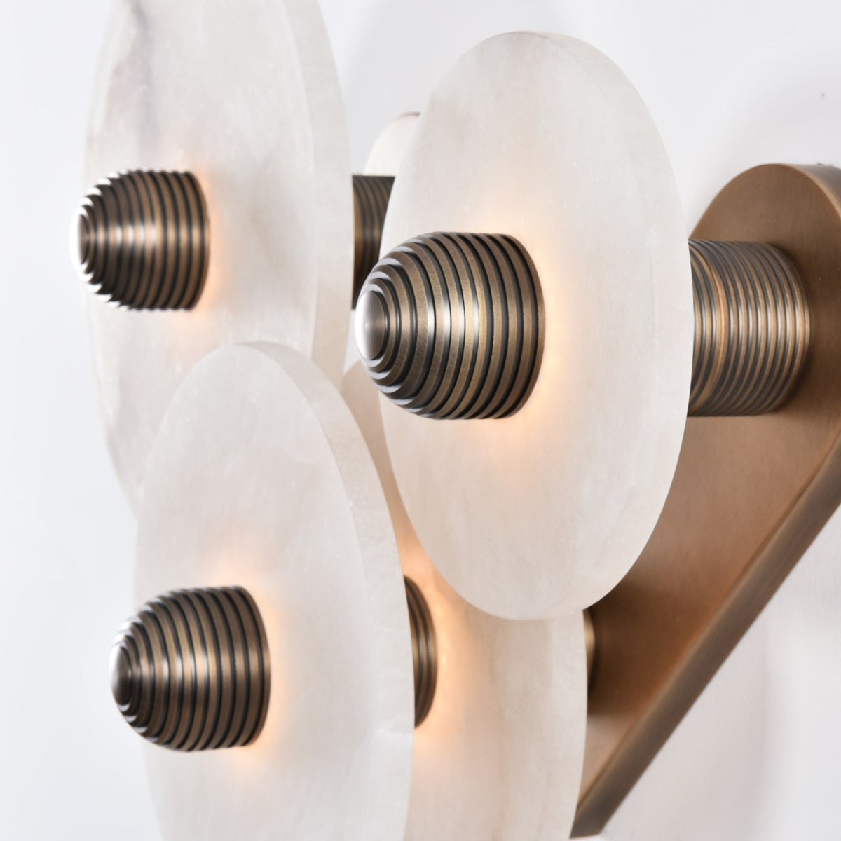 Nayra Alabaster Wall Sconce – Sculpted LED Wall Light in Natural Stone