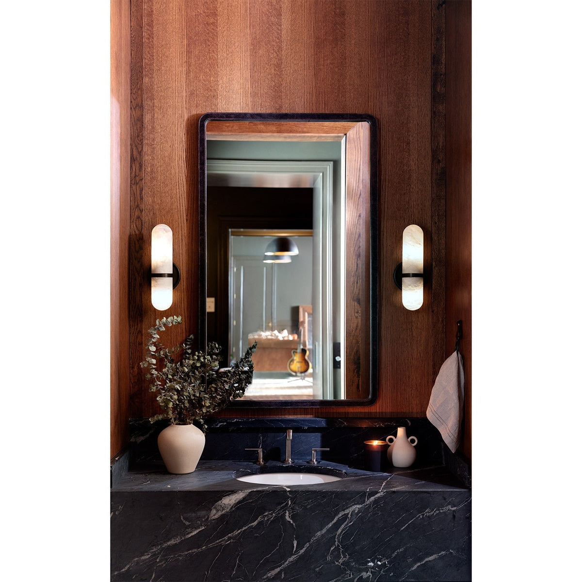 salon-alabaster-wall-lamp