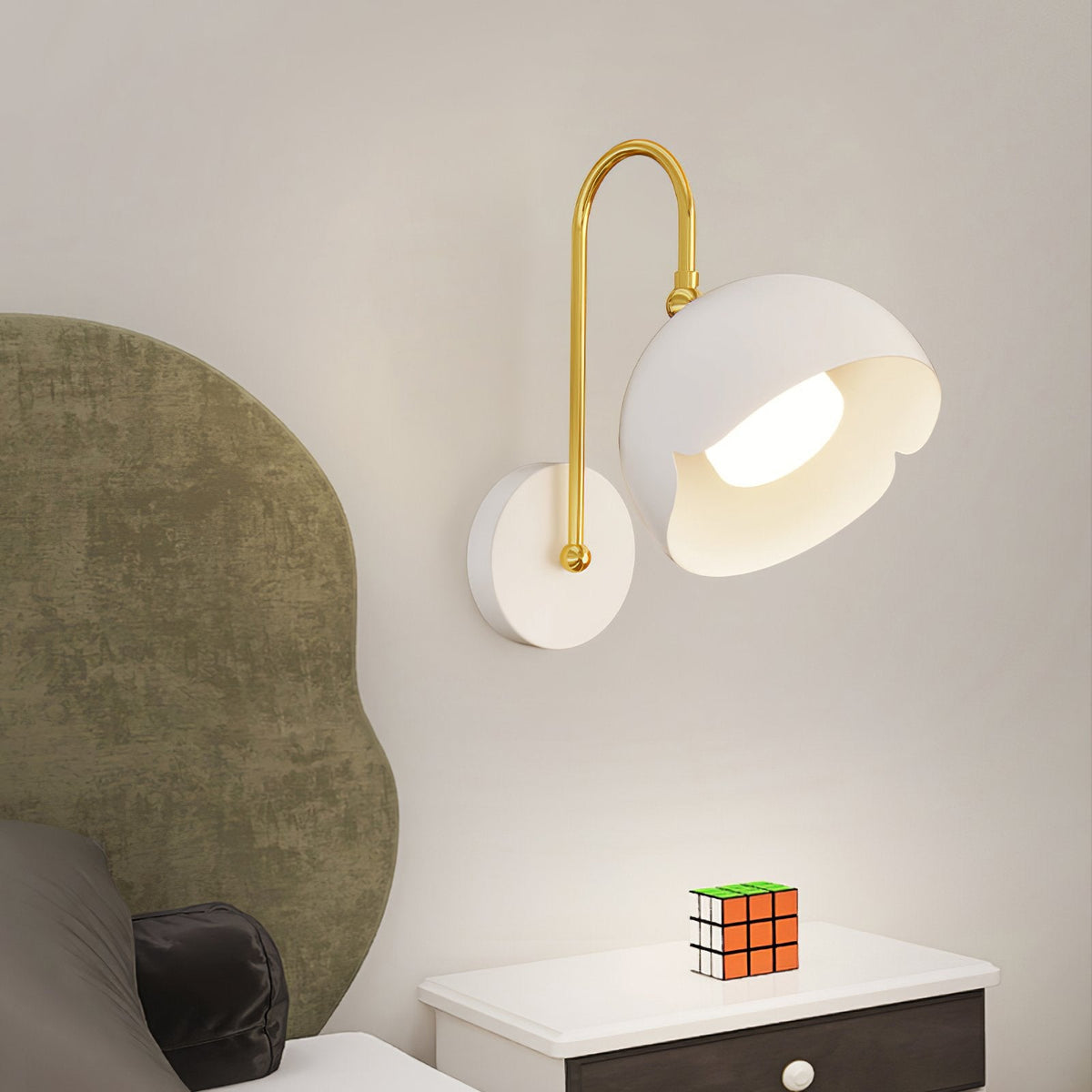 Saluda Wall Lamp