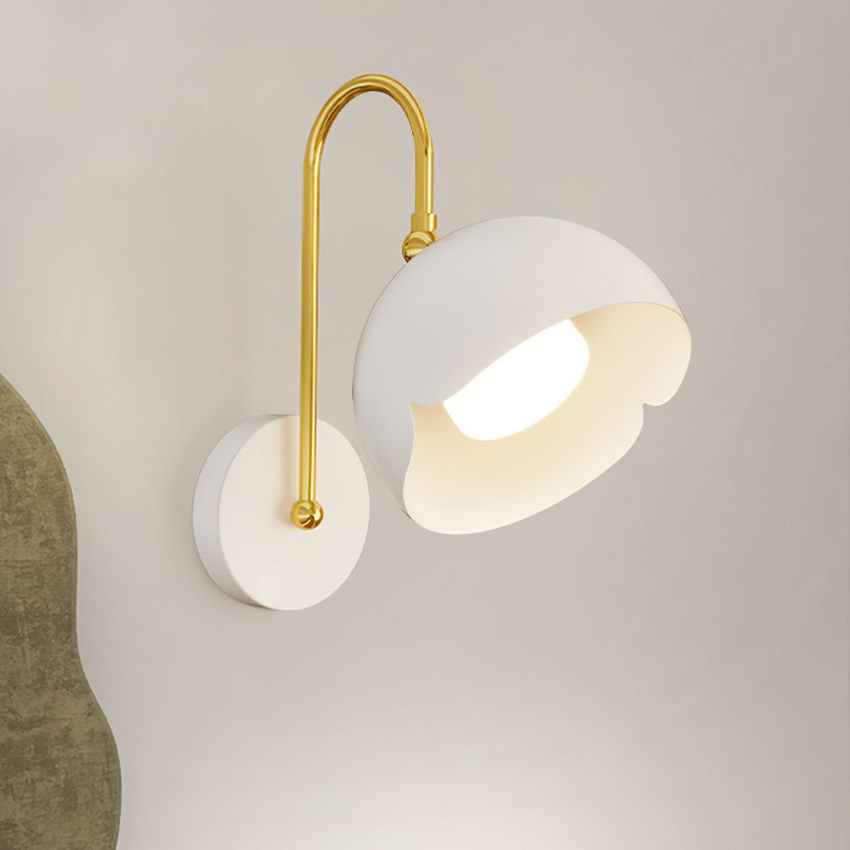 Saluda Wall Lamp