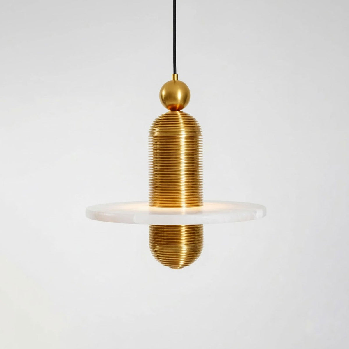 Saturn Alabaster Pendant Light – Sculptural Brass LED Chandelier