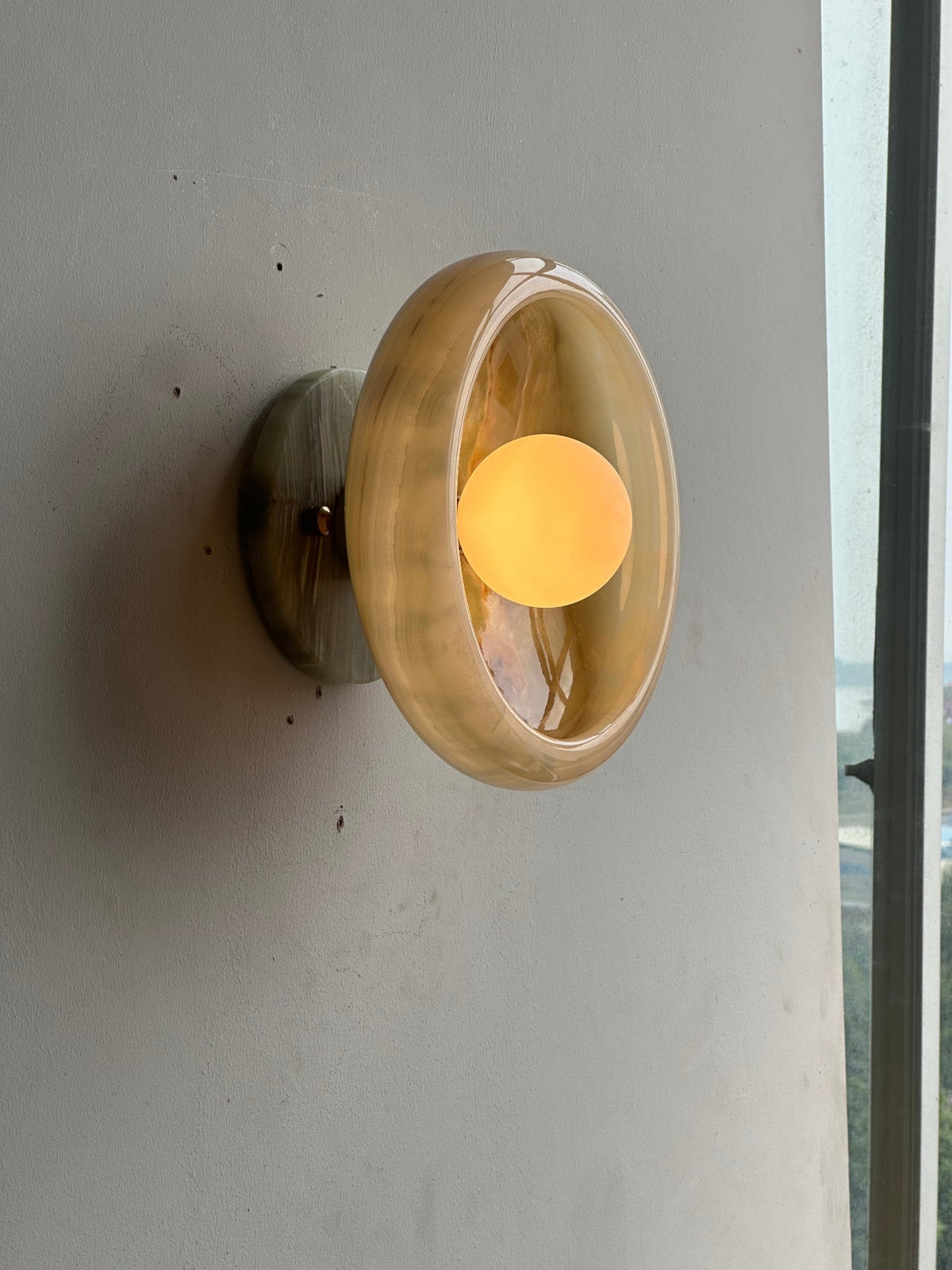 piedra-marble-wall-lamp