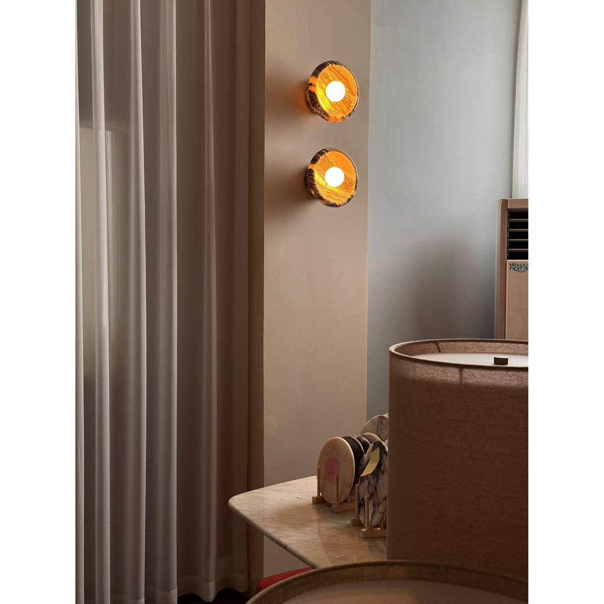 piedra-marble-wall-lamp