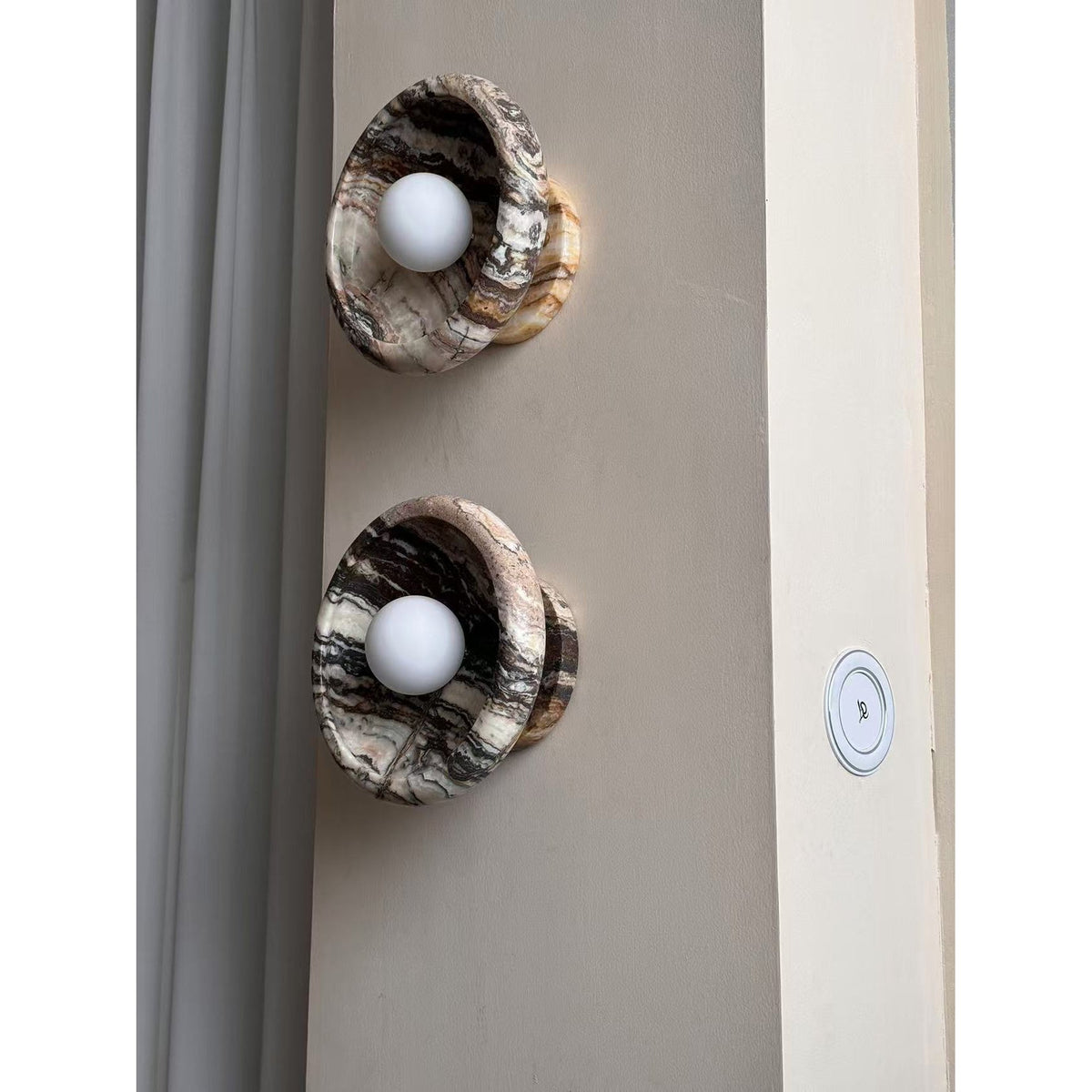 piedra-marble-wall-lamp