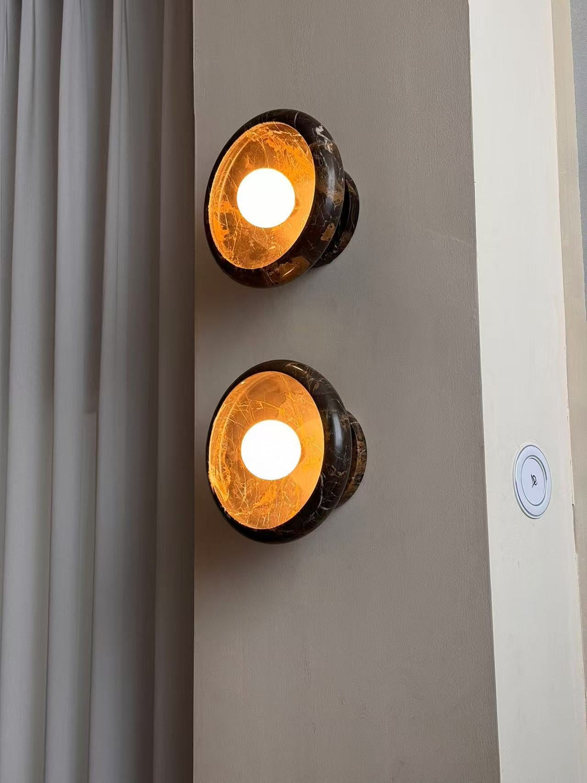 piedra-marble-wall-lamp