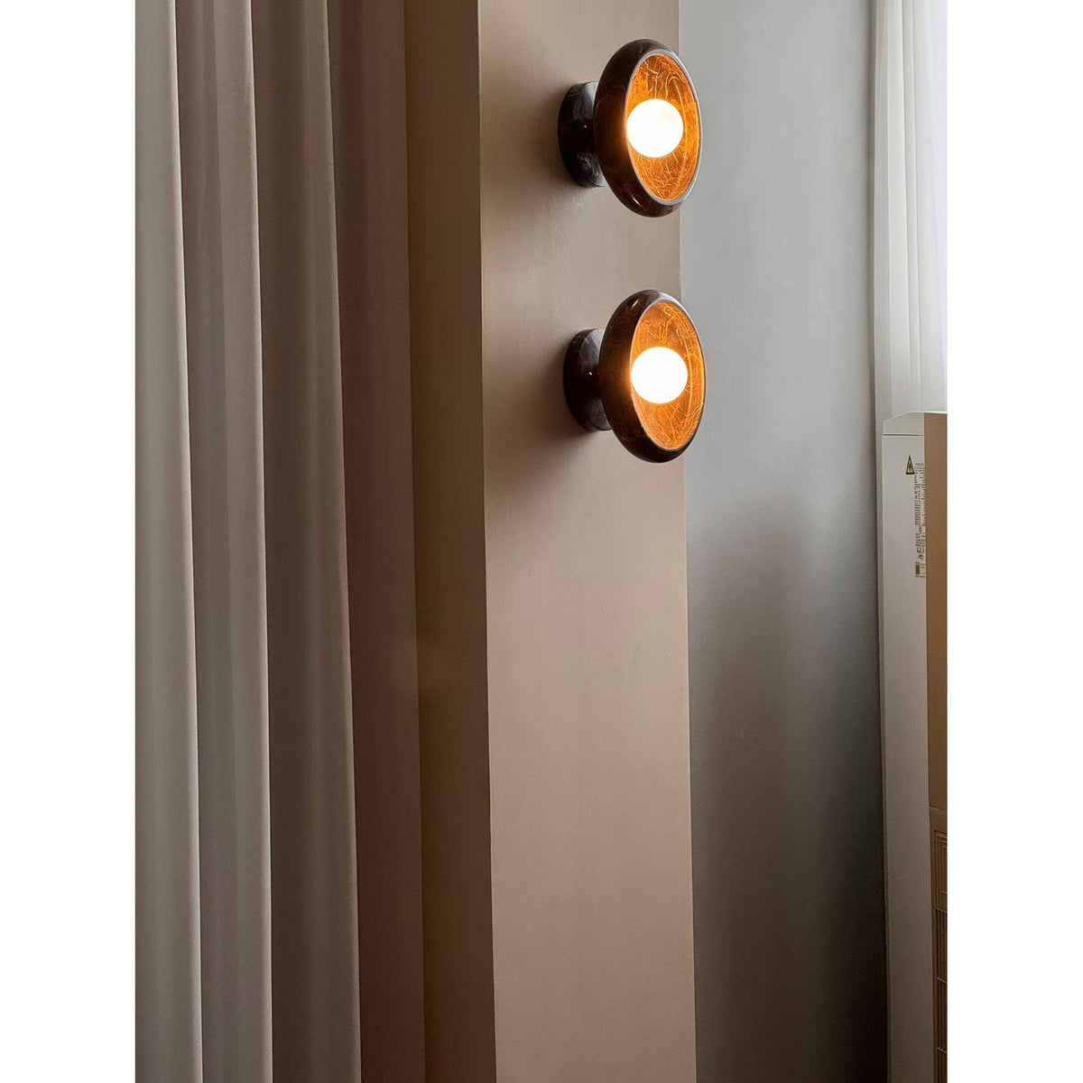 piedra-marble-wall-lamp