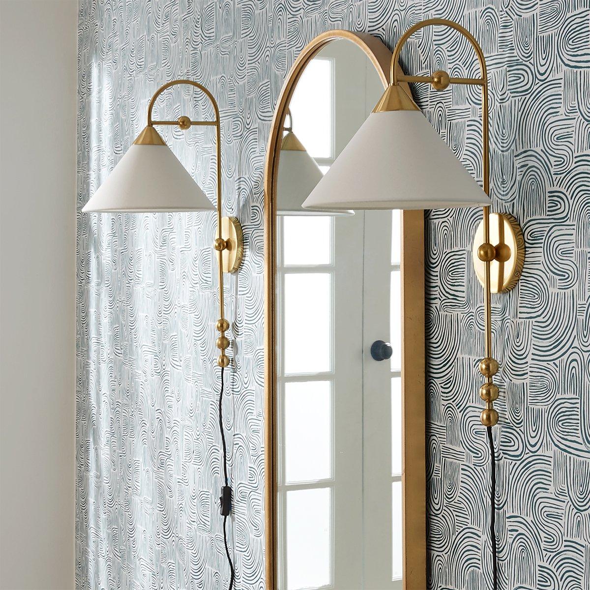 Savoe Plug In Sconce