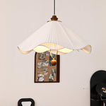 scallop-edge-pendant-light