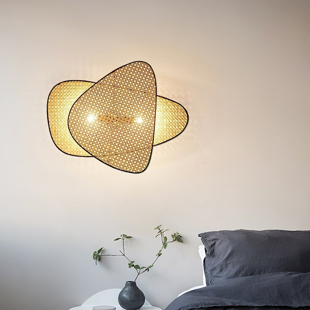 Screen Cannage Wall Light