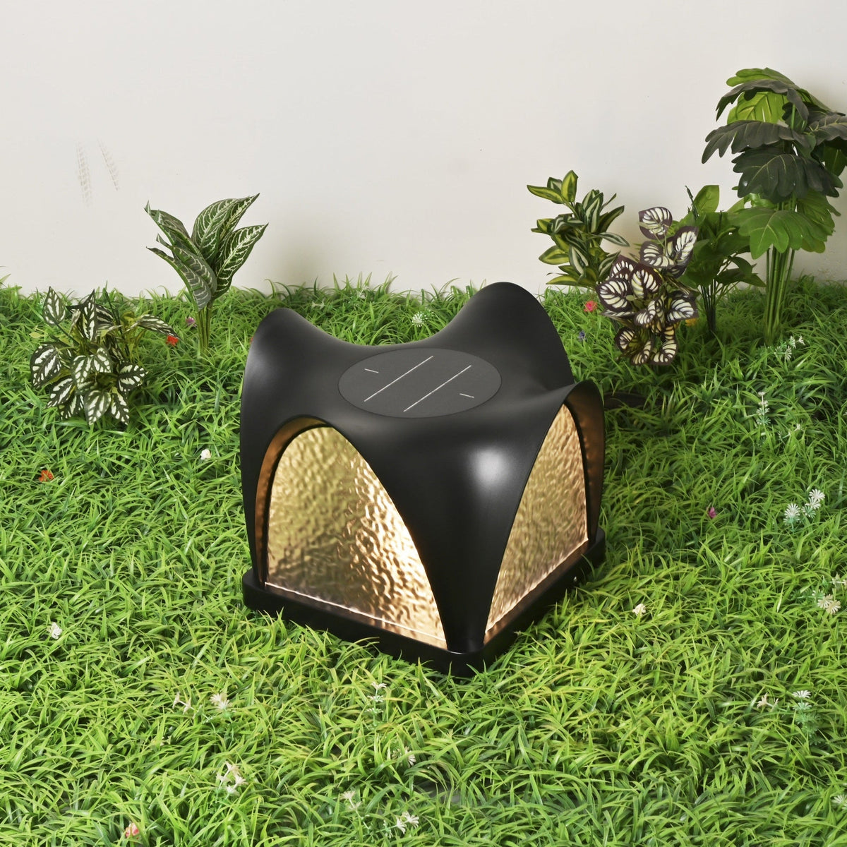 Sculptform Solar Outdoor Post Light – Modern Curved LED Garden Lamp