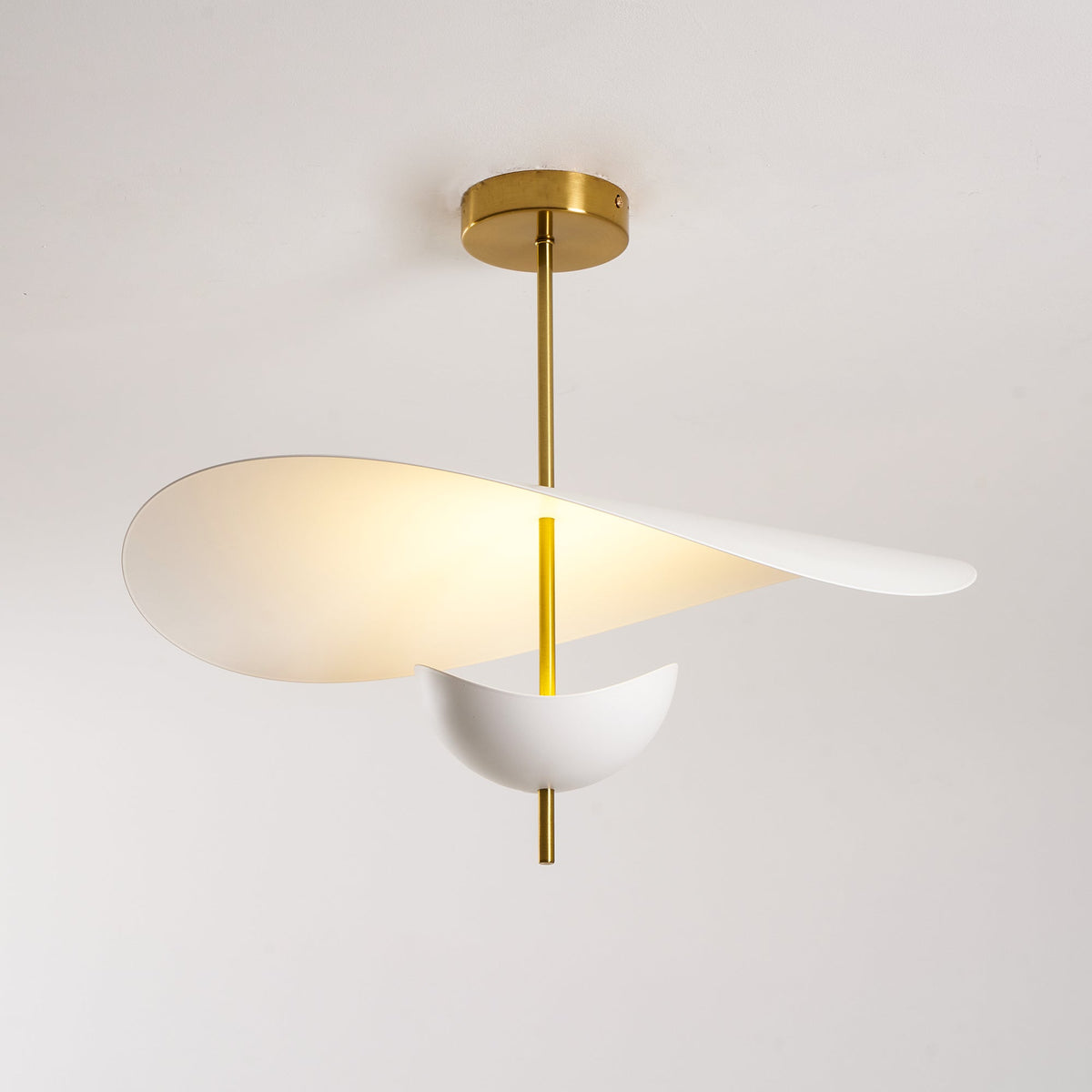 selene-floating-pendant-lamp