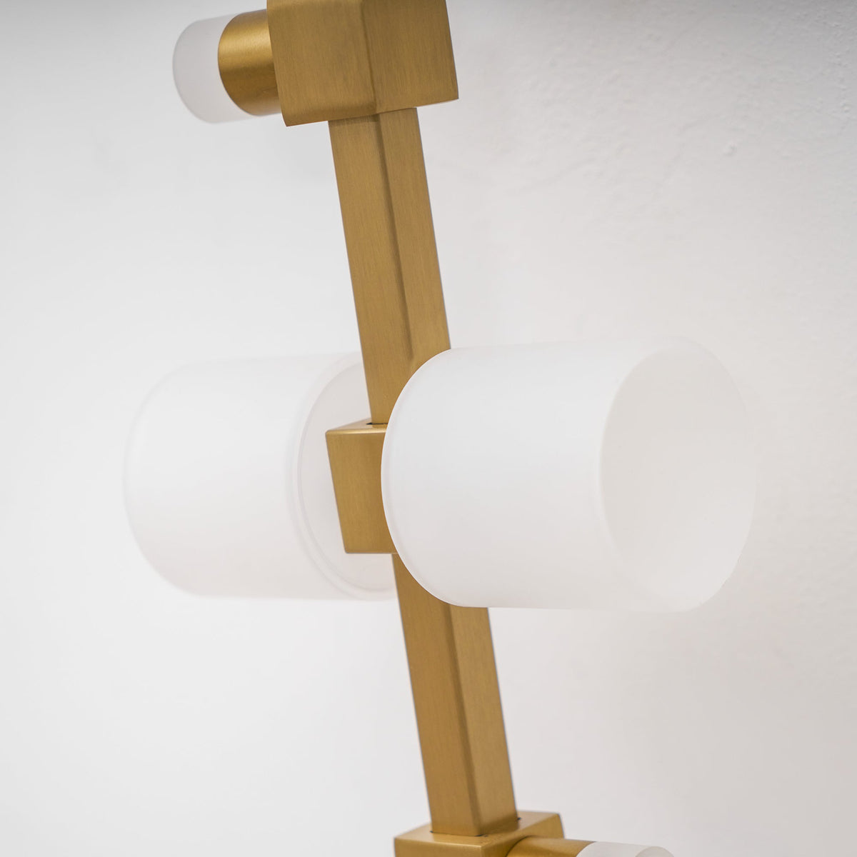 semper-mia-wall-lamp