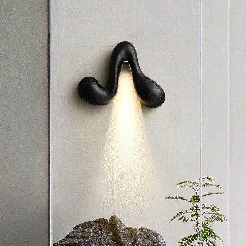 Sera Flow Wood Wall Light – Sculptural LED Sconce for Modern Interiors