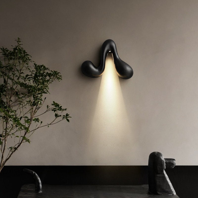 Sera Flow Wood Wall Light – Sculptural LED Sconce for Modern Interiors