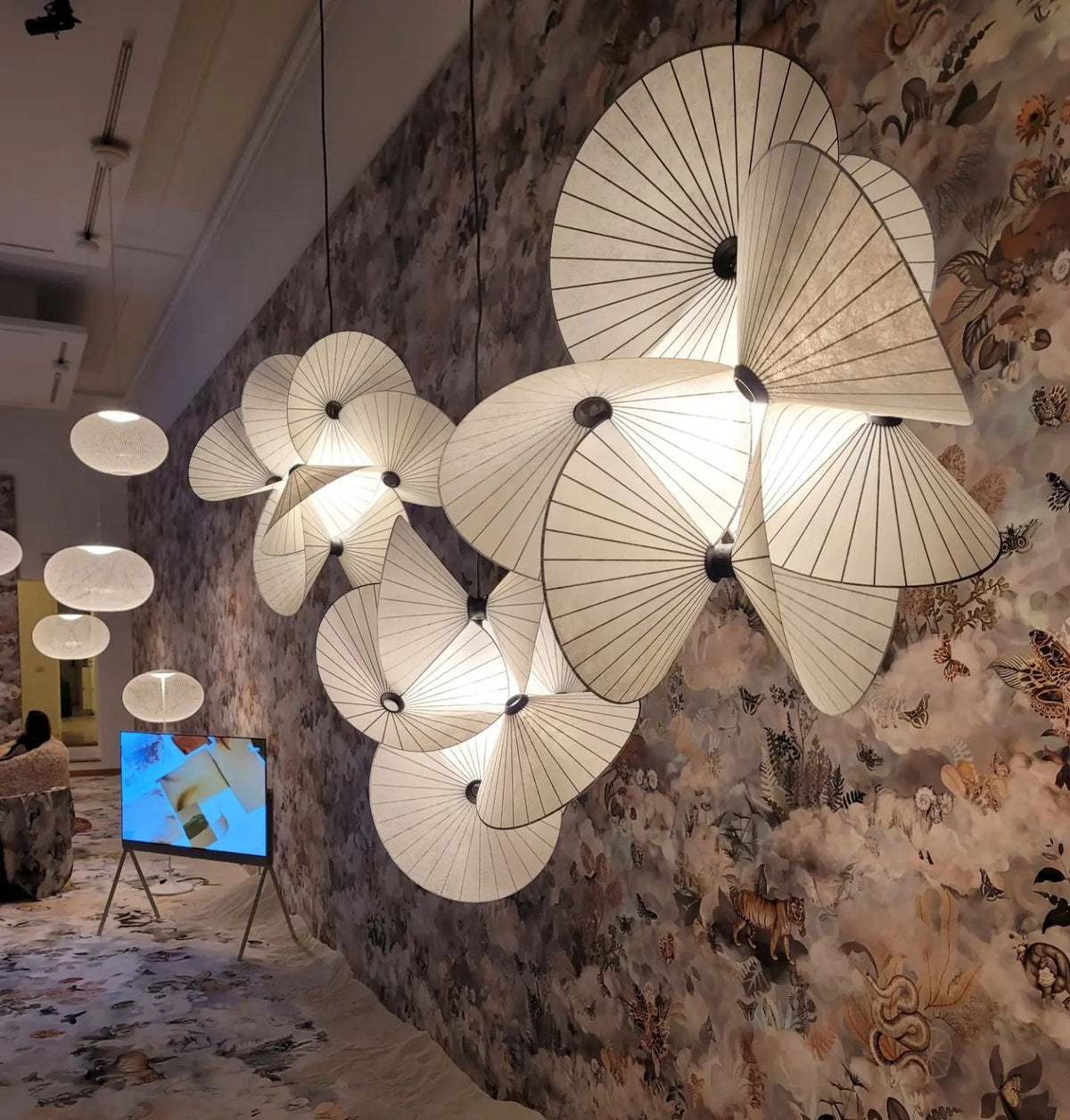 serpentine-pendant-light