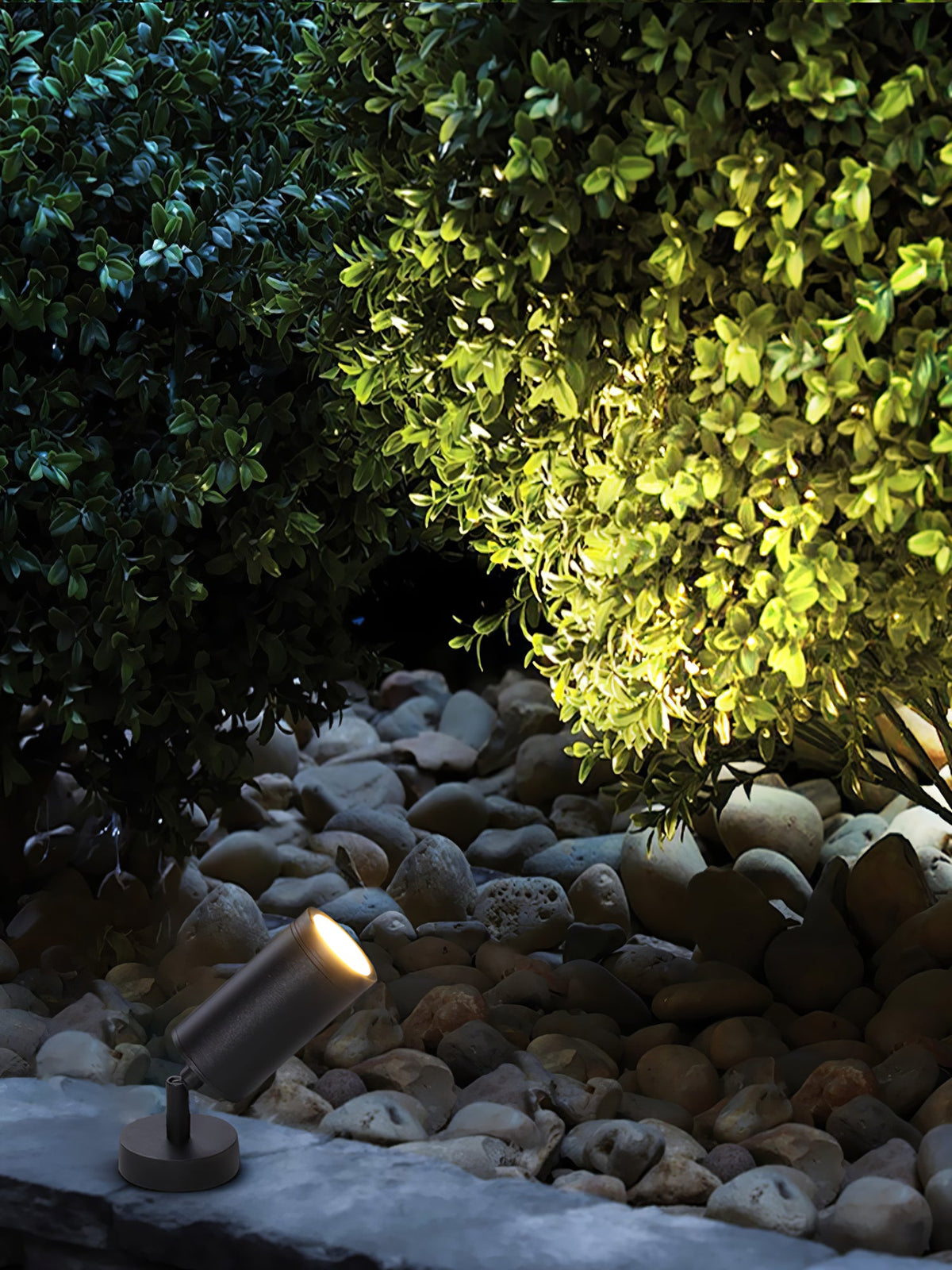 Shadow Pierce LED Ground Spike Light – Minimalist Outdoor Landscape Spotlight