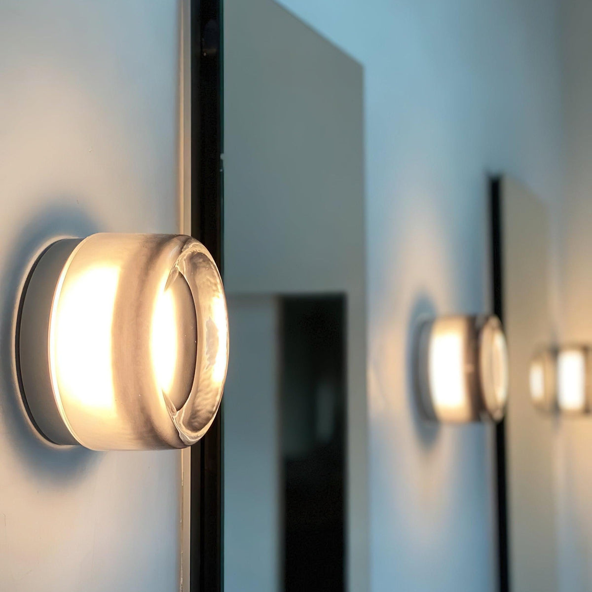 shadow-ring-wall-lamp