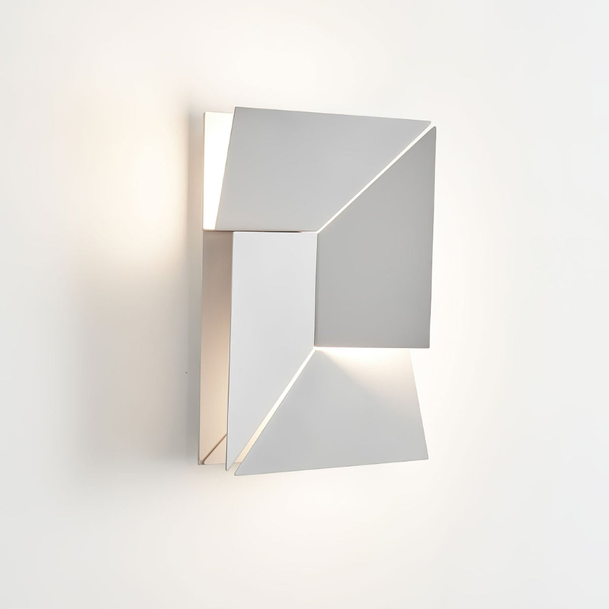 Shadows Charging Grand Sconce