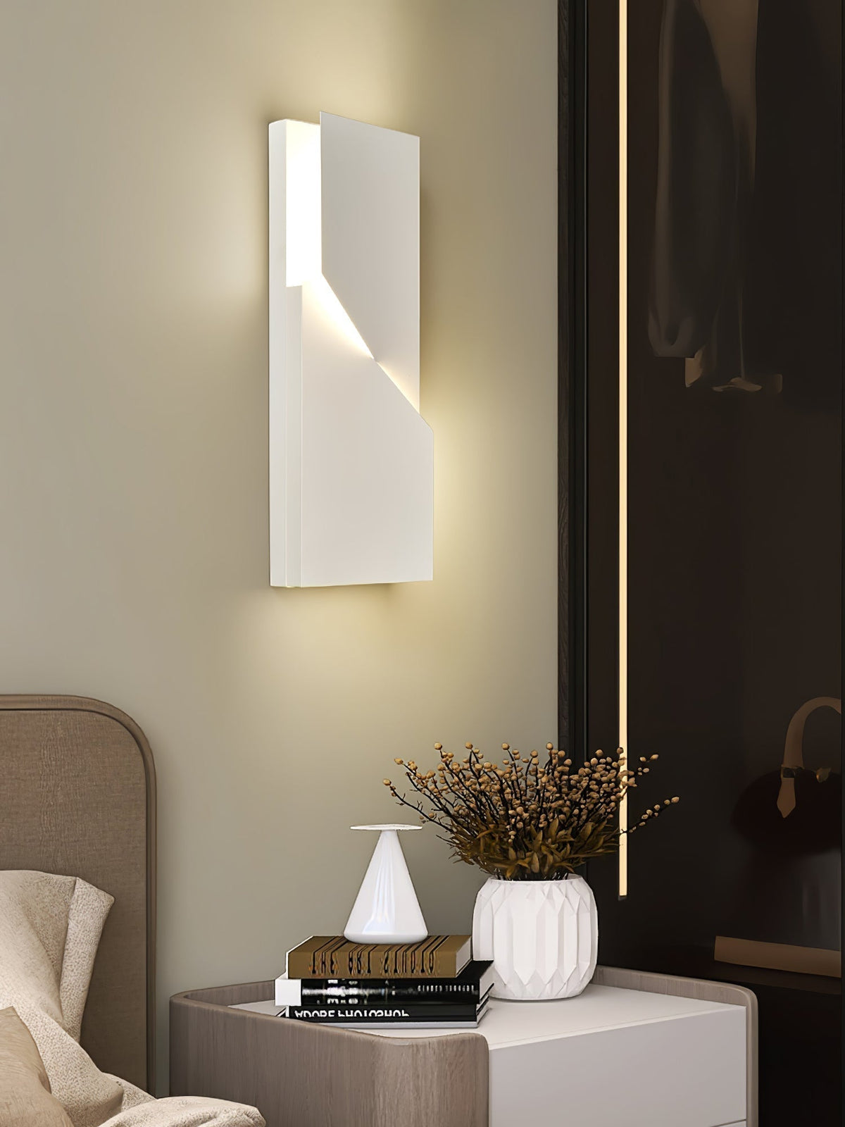 Shadows Grand Plug In Sconce