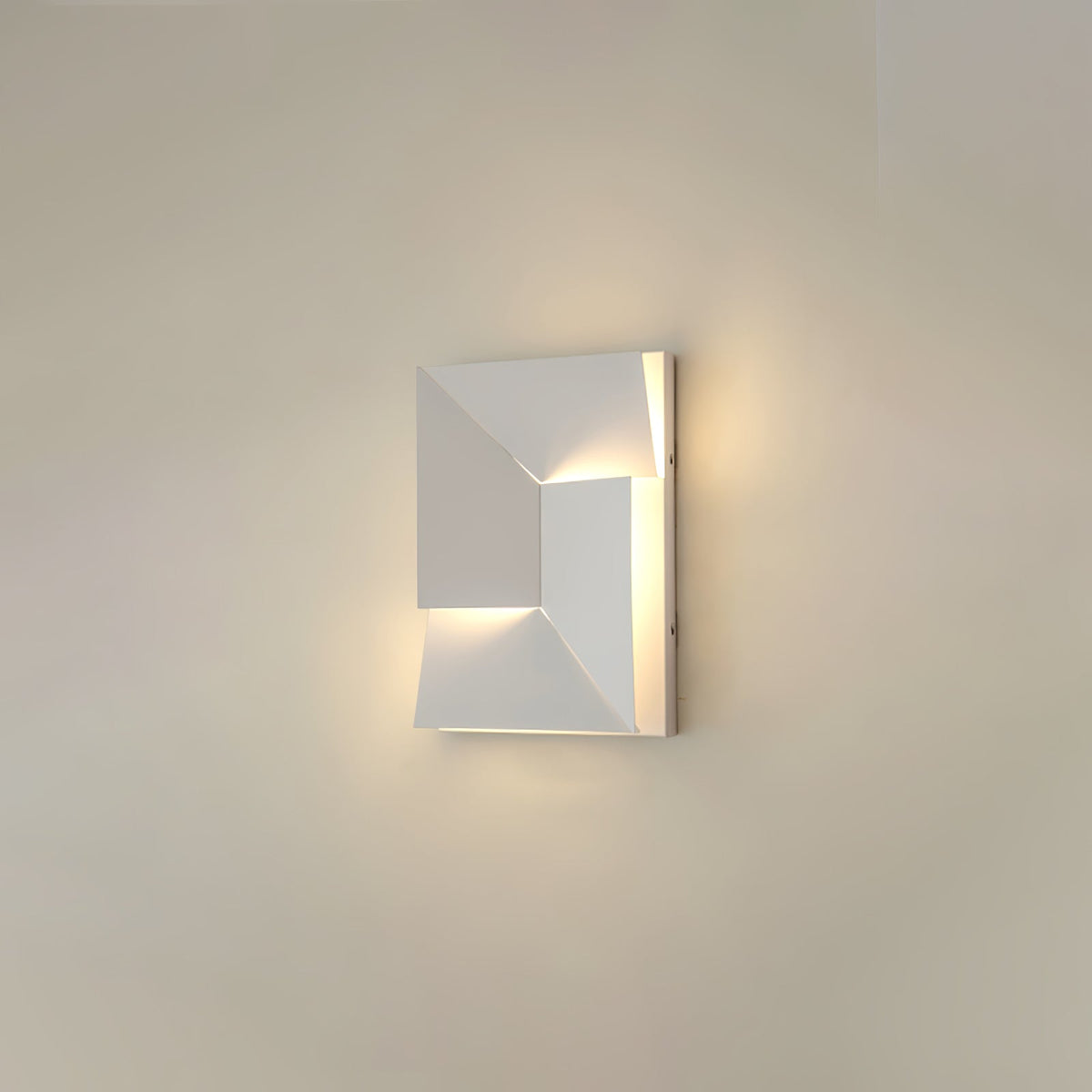 Shadows Grand Plug In Sconce