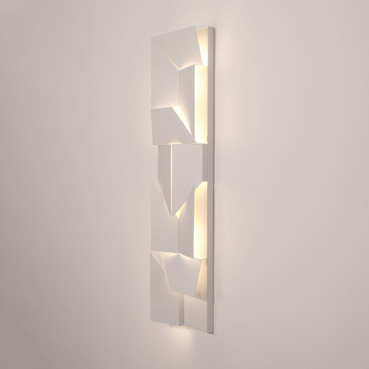 Shadows Charging Grand Sconce