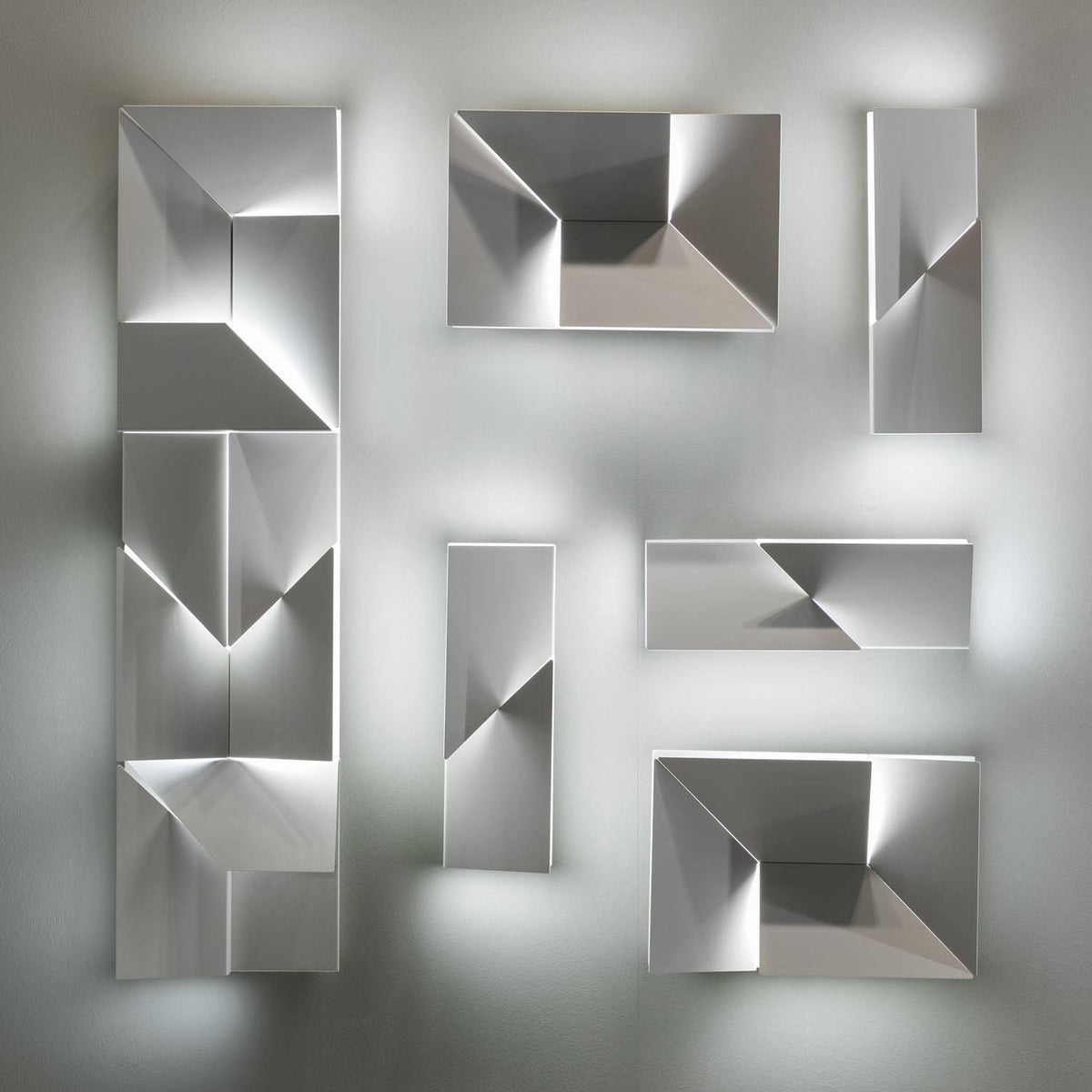 Shadows Charging Grand Sconce