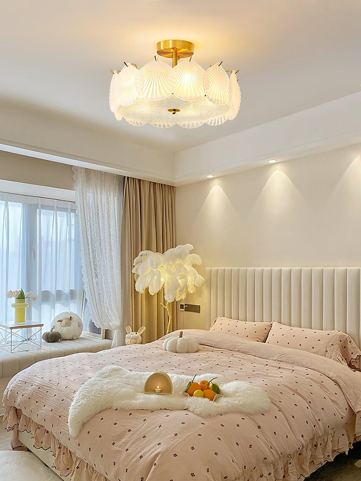 shell-glass-ceiling-lamp