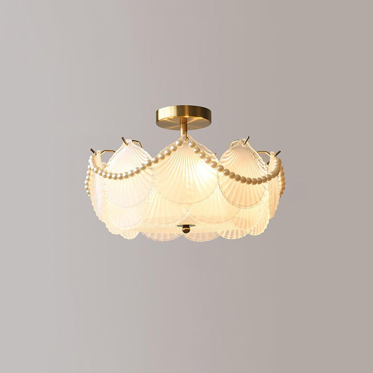 shell-glass-ceiling-lamp