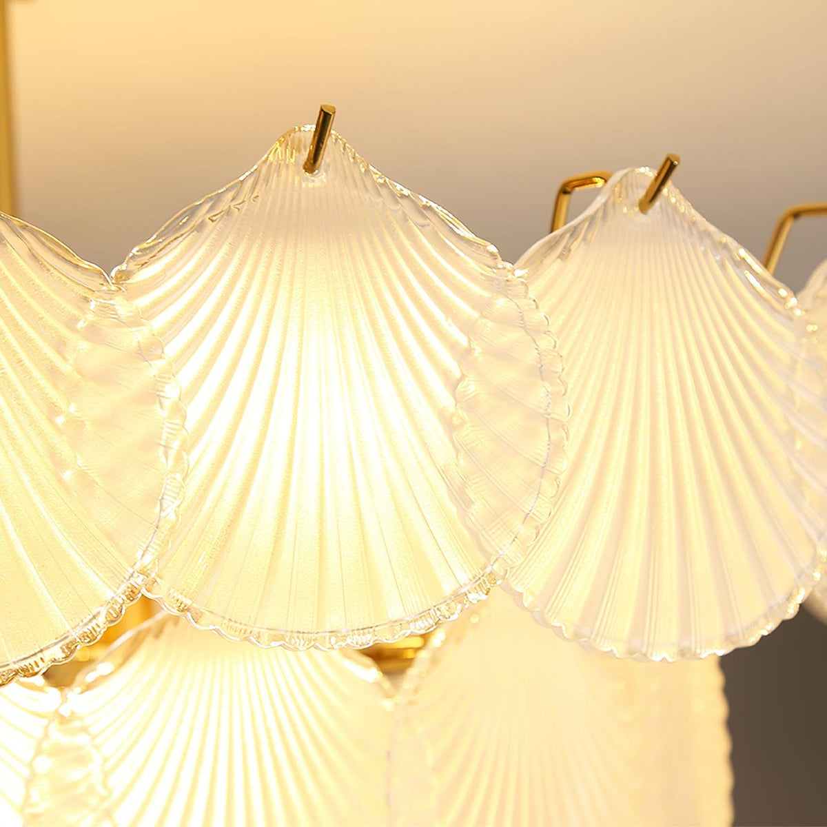 shell-glass-chandelier