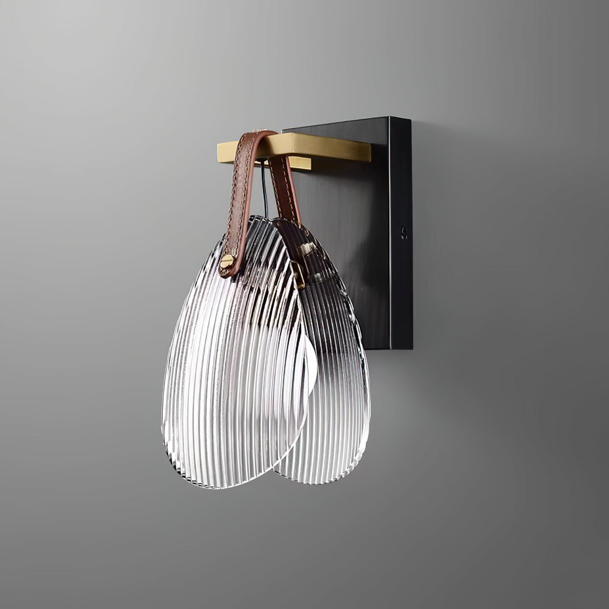 shell-glass-wall-lamp