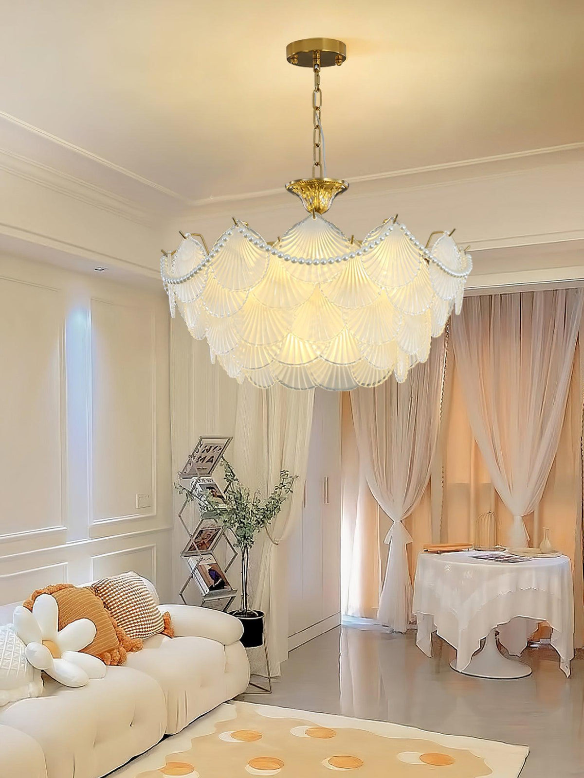 shell-pearl-chandelier