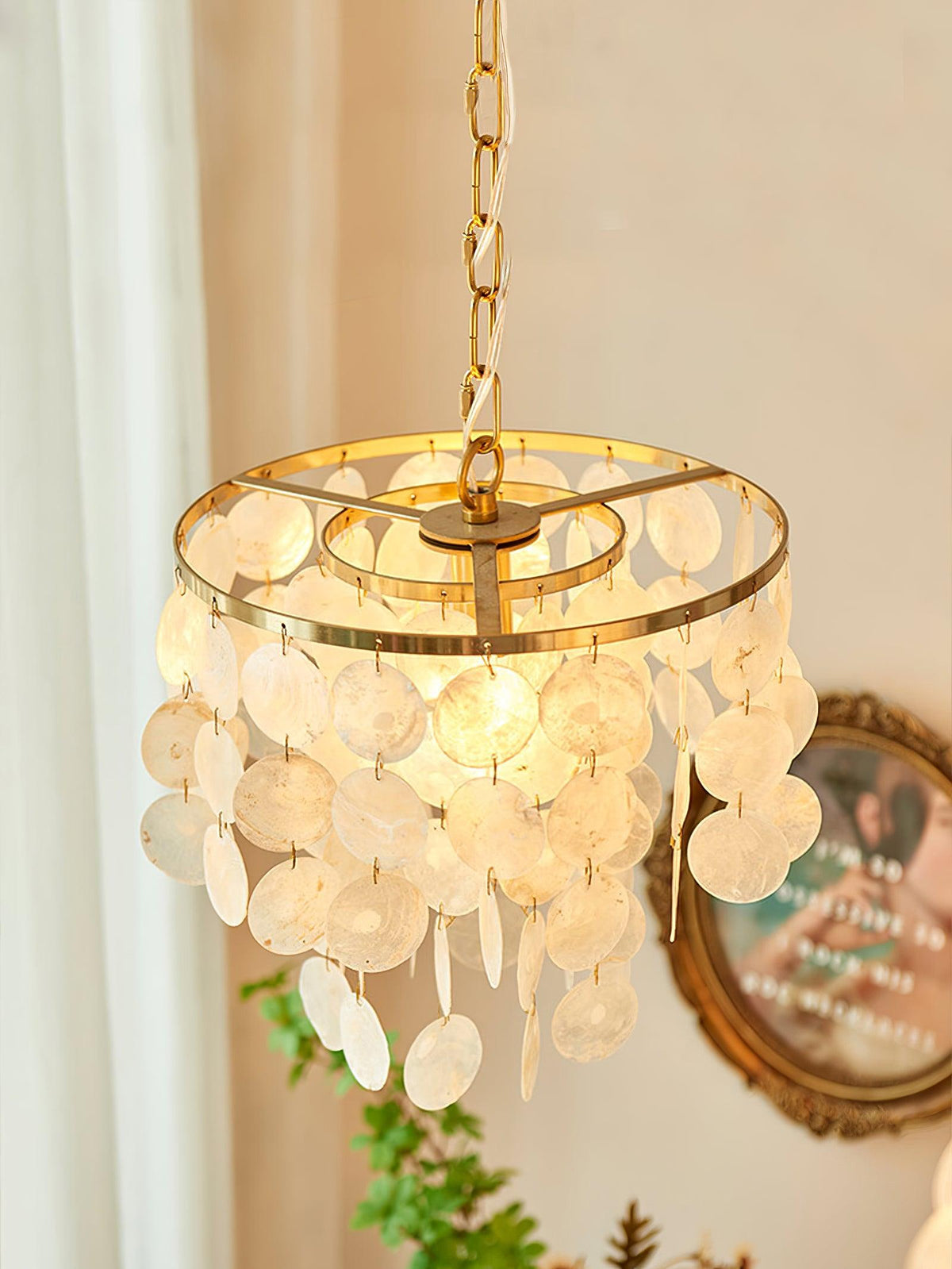 shell-wind-chime-chandelier