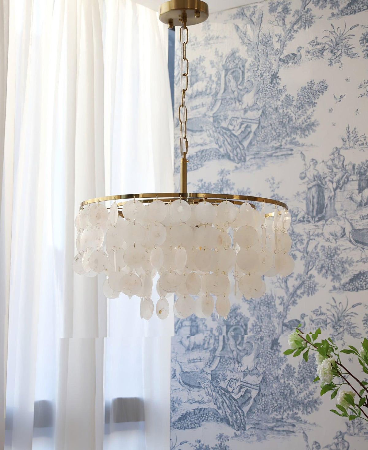 shell-wind-chime-chandelier