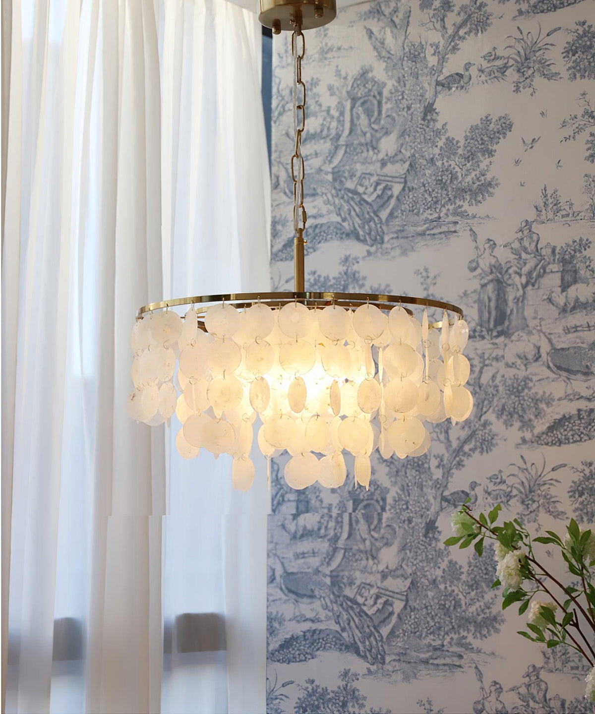 shell-wind-chime-chandelier
