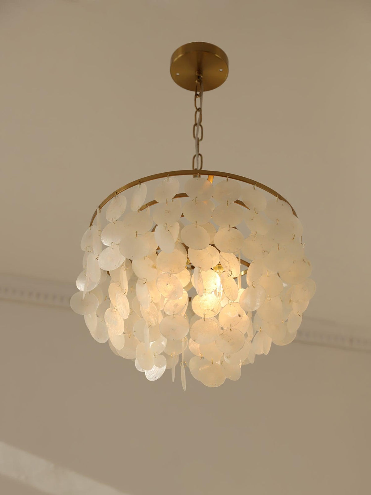 shell-wind-chime-chandelier
