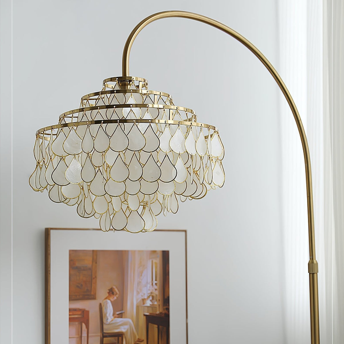 Lumière Shell Floor Lamp with Mother-of-Pearl Shade