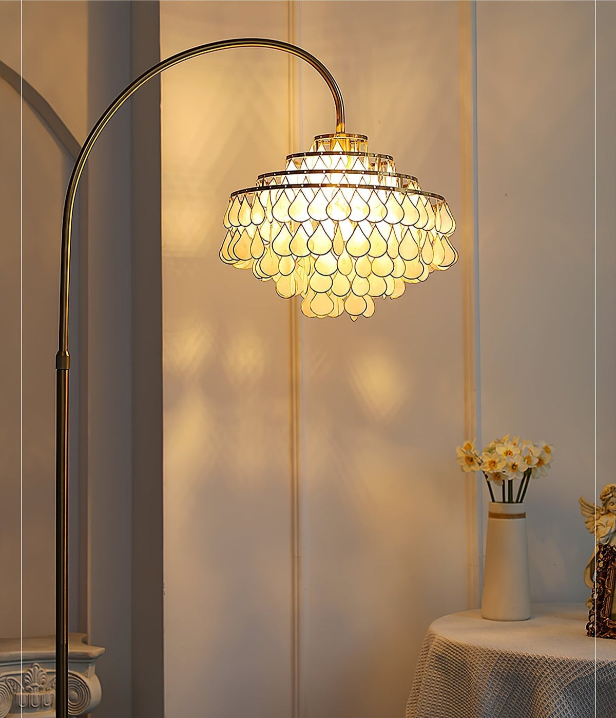 Lumière Shell Floor Lamp with Mother-of-Pearl Shade