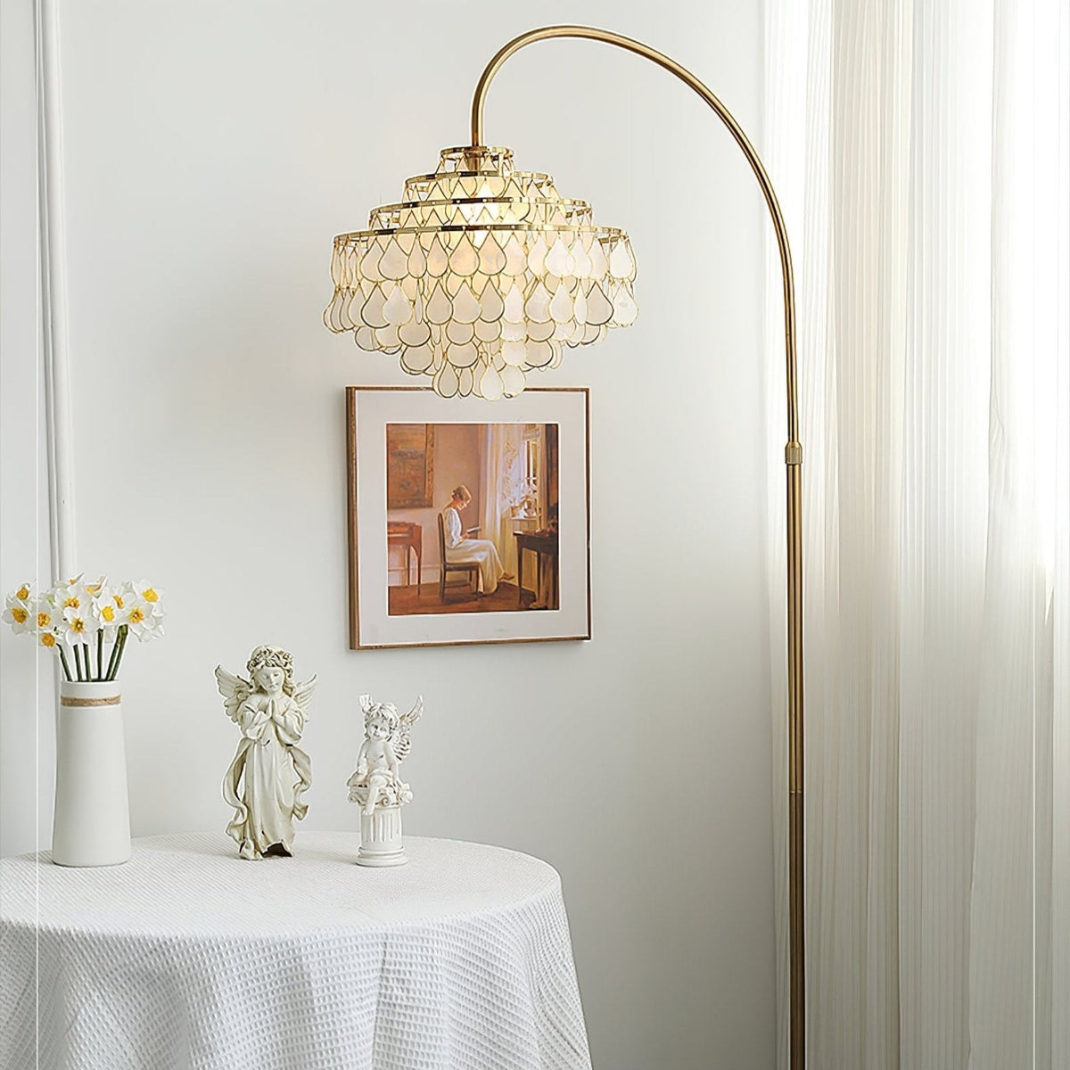 Lumière Shell Floor Lamp with Mother-of-Pearl Shade