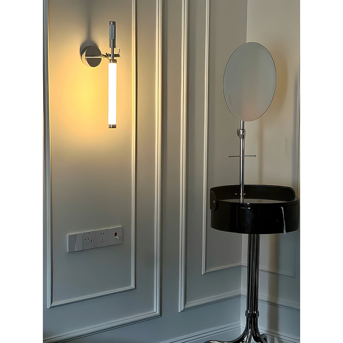 skylark-wall-lamp