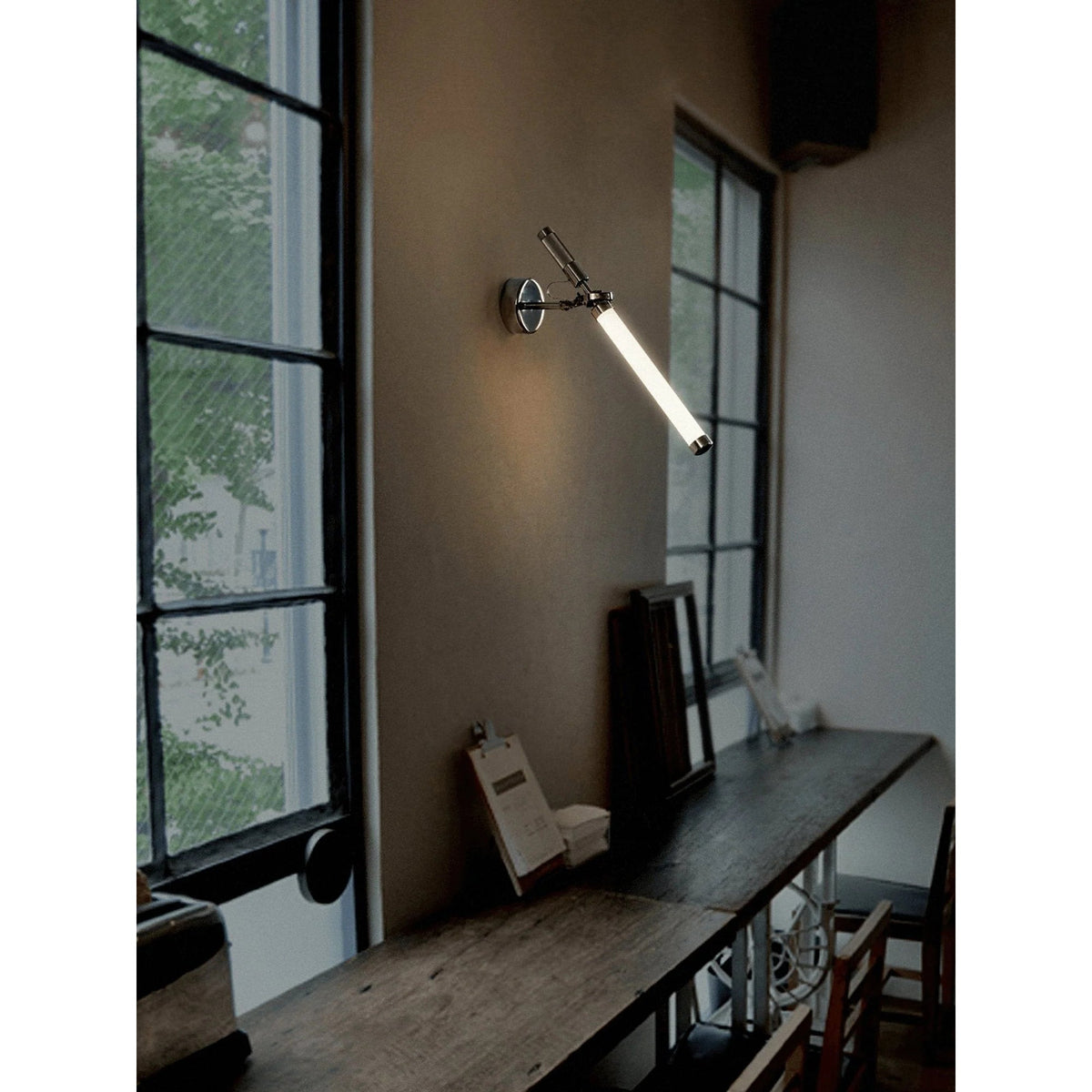 skylark-wall-lamp
