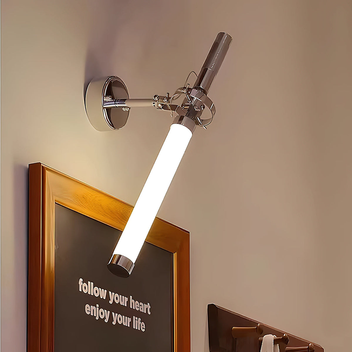 skylark-wall-lamp