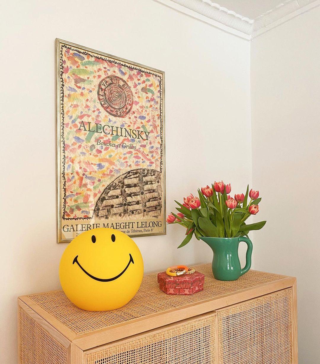 Smiling Rechargeable Built In Battery Table Lamp