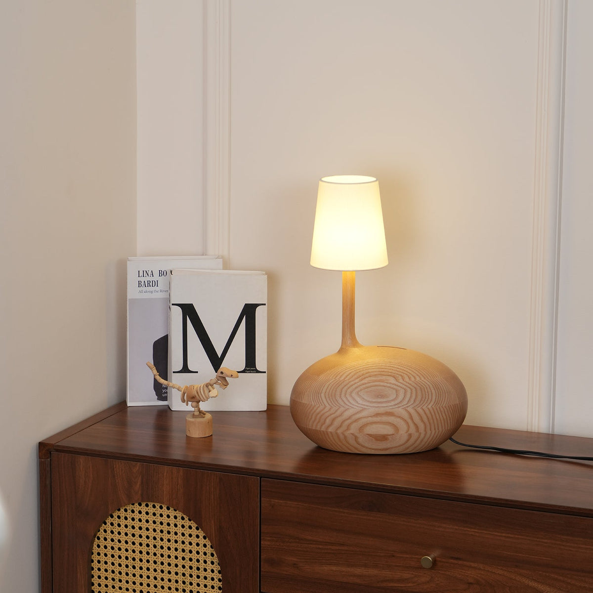 snail-table-lamp