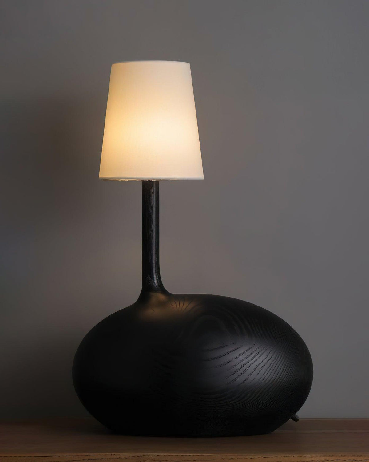 snail-table-lamp