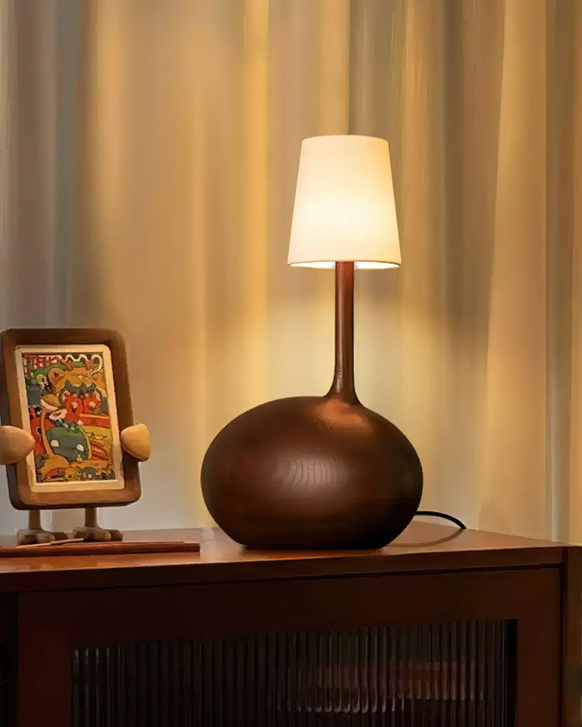 snail-table-lamp