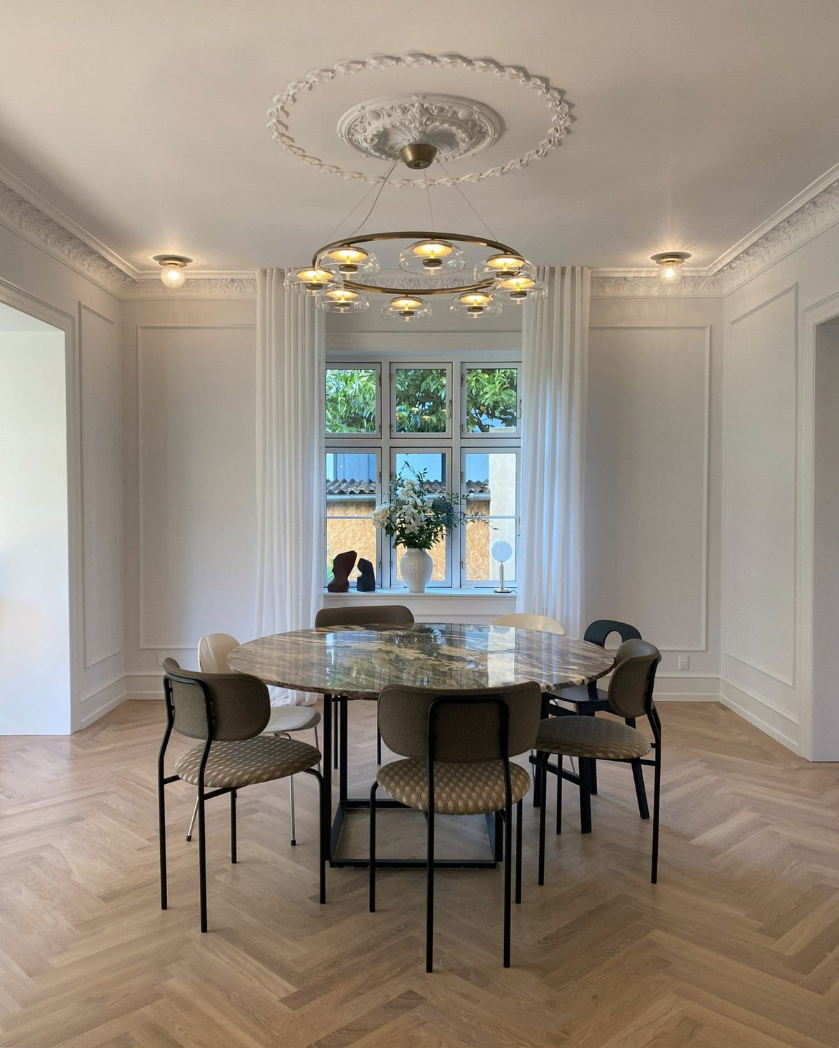 Solara LED Chandelier in Brass and Glass for Modern Interiors