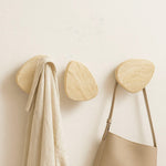 Sole Wall Hook in Natural Onyx – Sculptural Stone Coat Hook for Entryways and Bedrooms