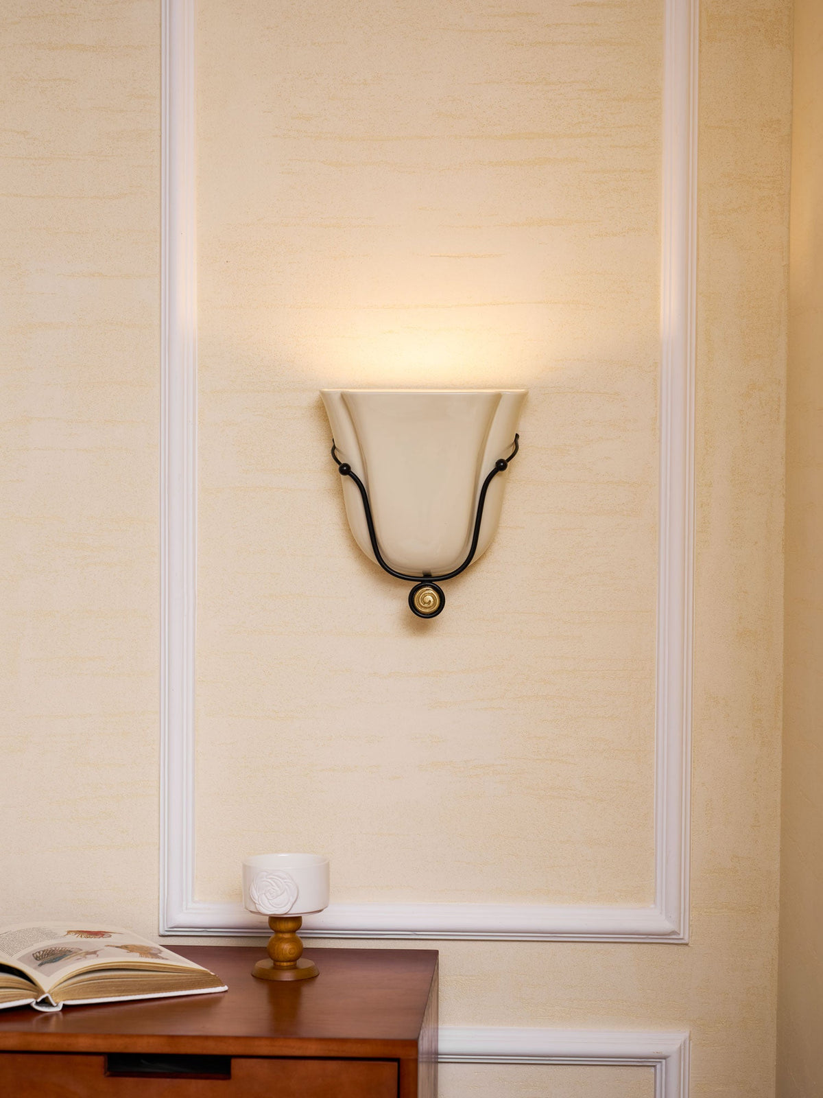 Solenne Ceramic Shell Wall Sconce in Glazed Finishes