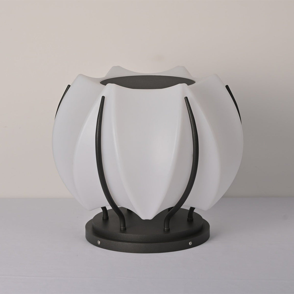 Solflora Bloom Solar Outdoor Garden Light, Sculptural LED Landscape Lamp