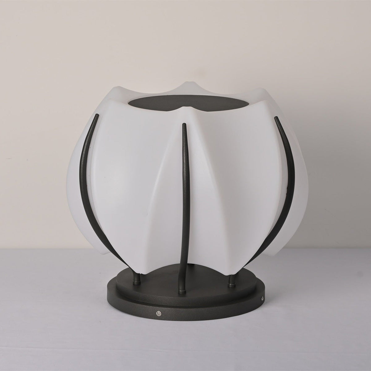 Solflora Bloom Solar Outdoor Garden Light, Sculptural LED Landscape Lamp